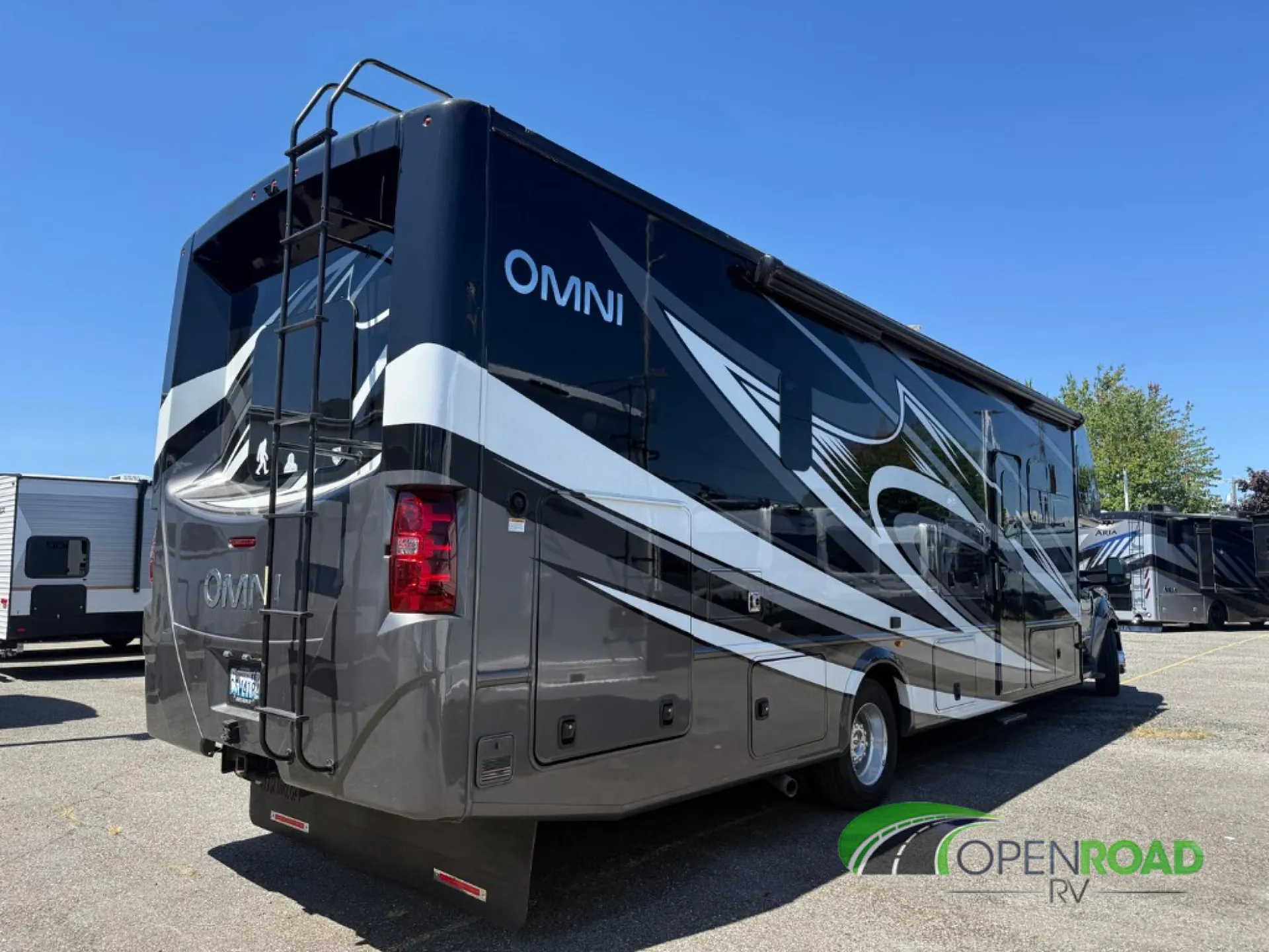 2022 Thor Motor Coach Omni RS36 - Photo 3