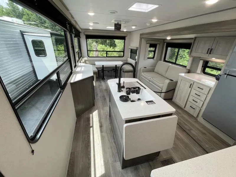 2026 Coachmen RV Catalina Legacy Edition 283RNR - Photo 2