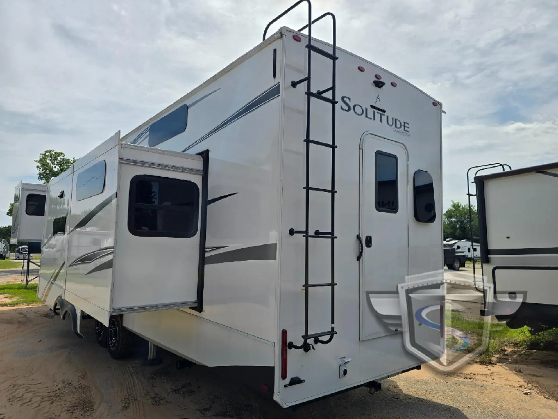2024 Grand Design Solitude 391DL - Photo 4