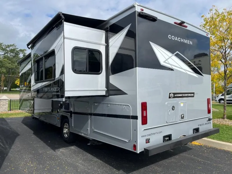 2026 Coachmen Freelander 29KB - Photo 3