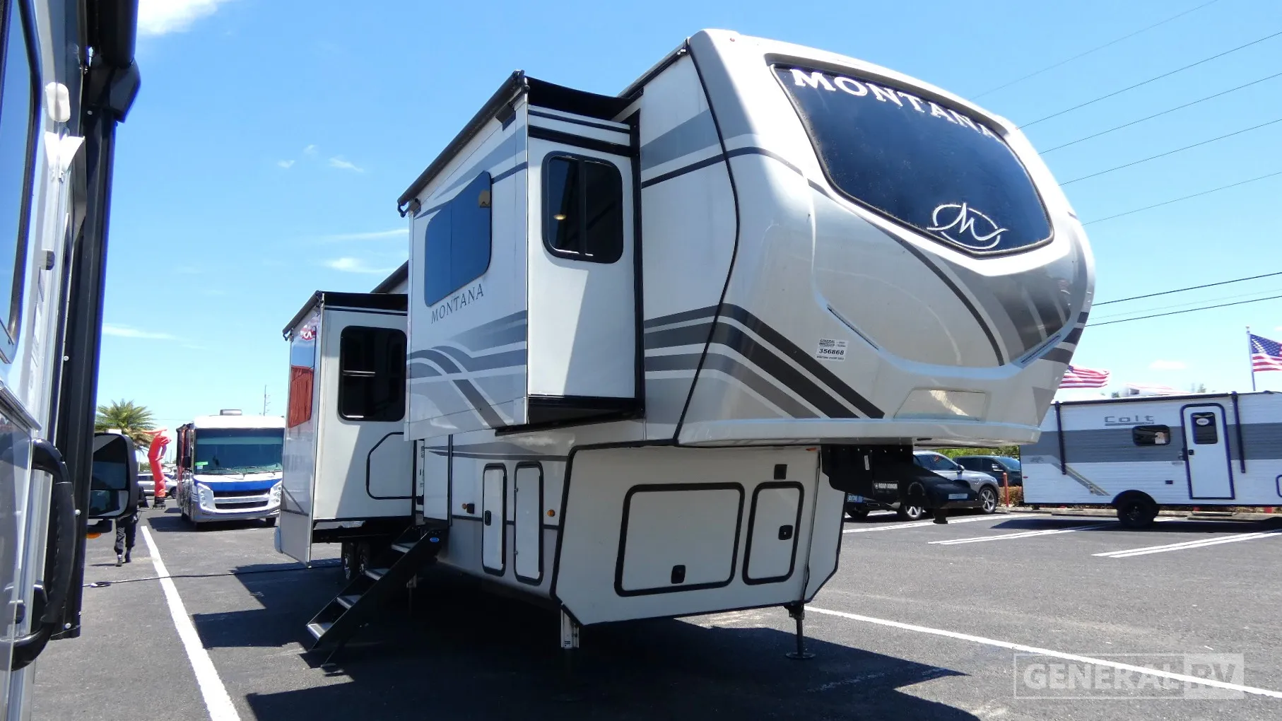 2022 Keystone Montana 3763BP - Photo 2
