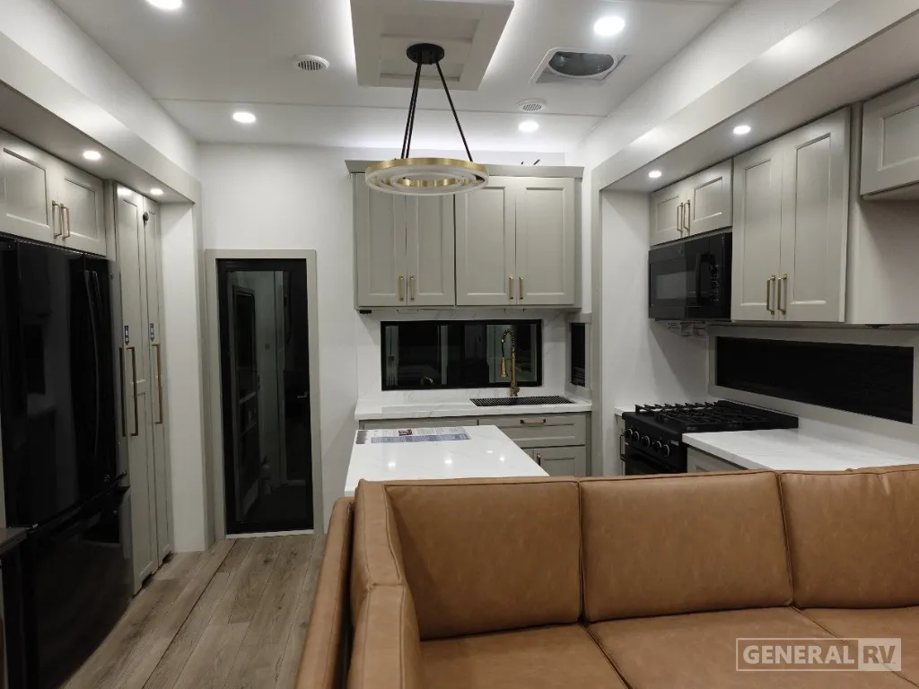 2025 Brinkley Model G 3250 - Photo 3