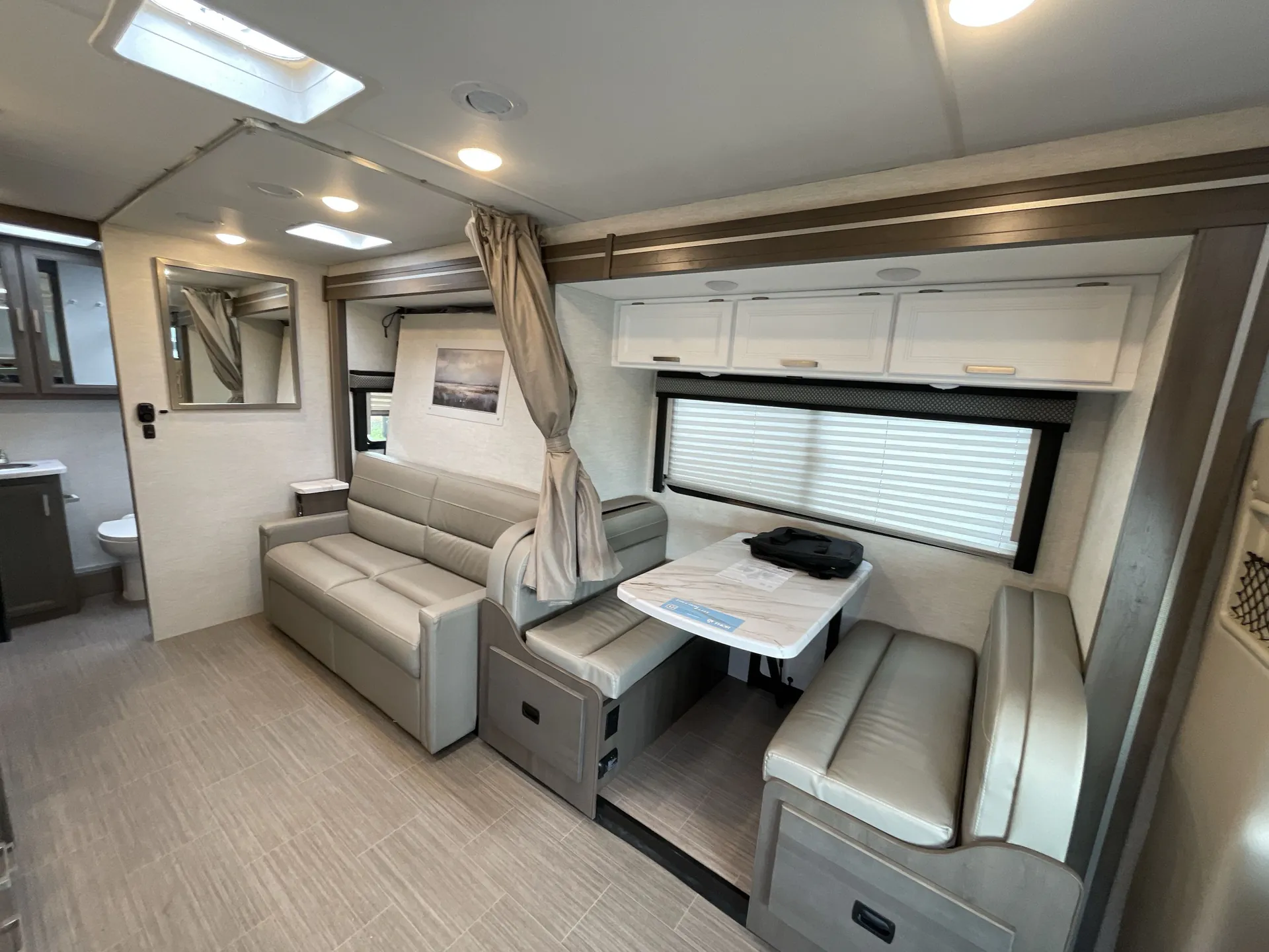 2025 Thor Motor Coach Freedom Elite 24FL - Photo 3