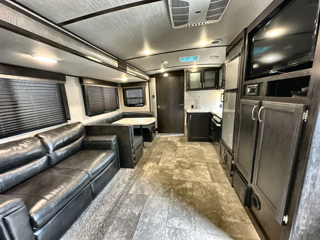 2019 Grand Design Imagine 2800BH, Photos photo 2