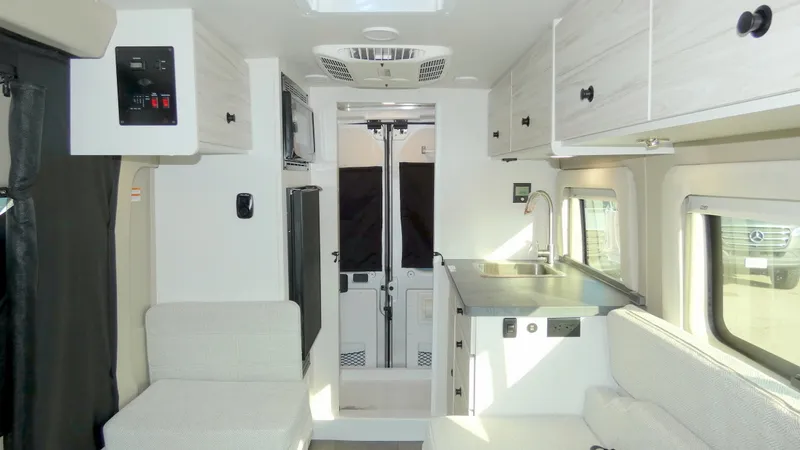 2026 Entegra Coach ARC 18C - Photo 3