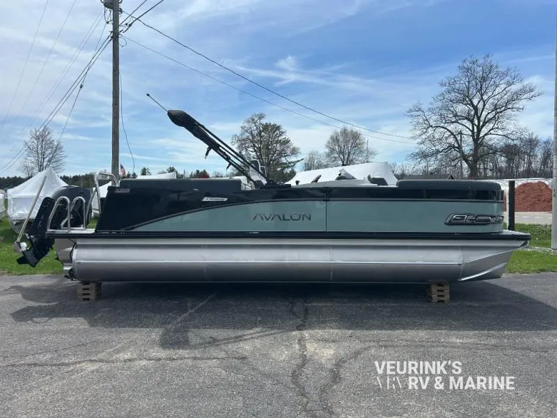 2026 Avalon Catalina 2385 QL - Tritoon - Mercury 200hp - Photo 2