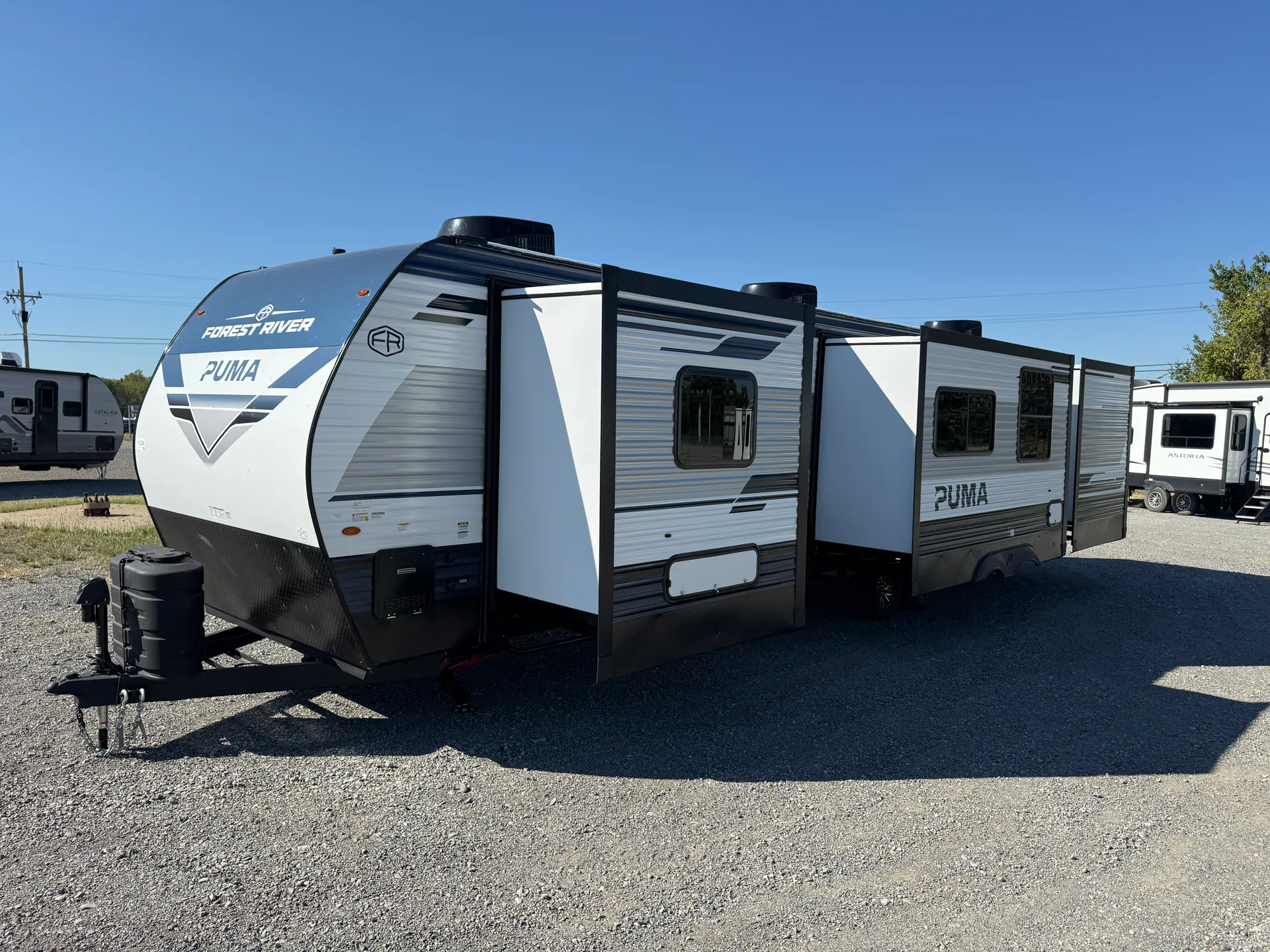 2027 Forest River Puma 32BHFS - Photo 4