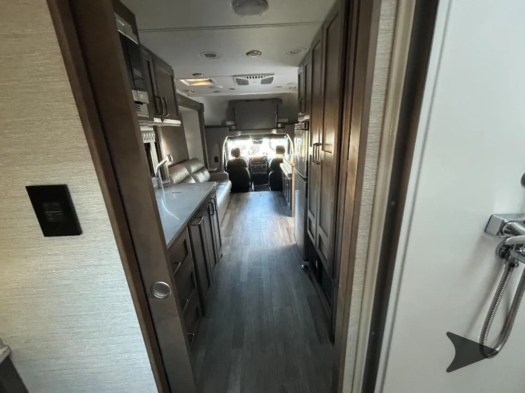 2023 Tiffin Wayfarer 25 JW, Photos photo 18