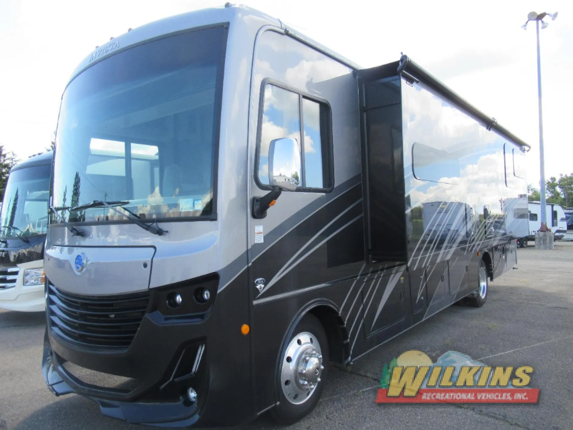2023 Holiday Rambler Invicta 32RW - Photo 4