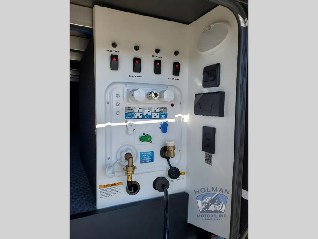 2026 Brinkley Model G 4100, Photos photo 25