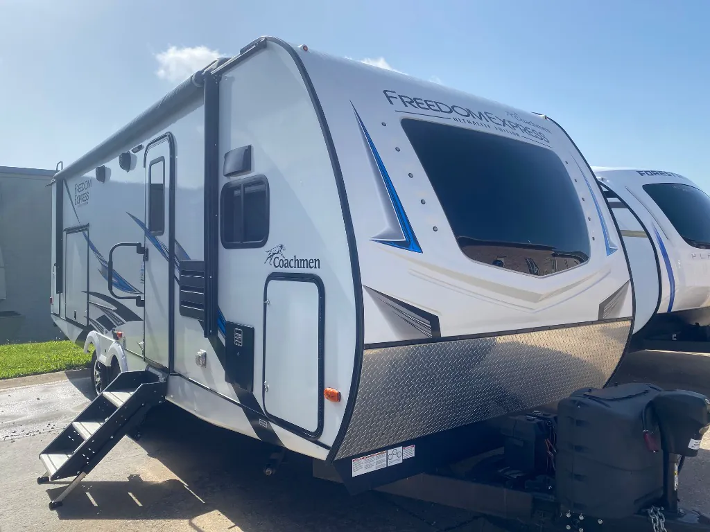2021 Coachmen Freedom Express Ultra Lite 259FKDS - Photo 2