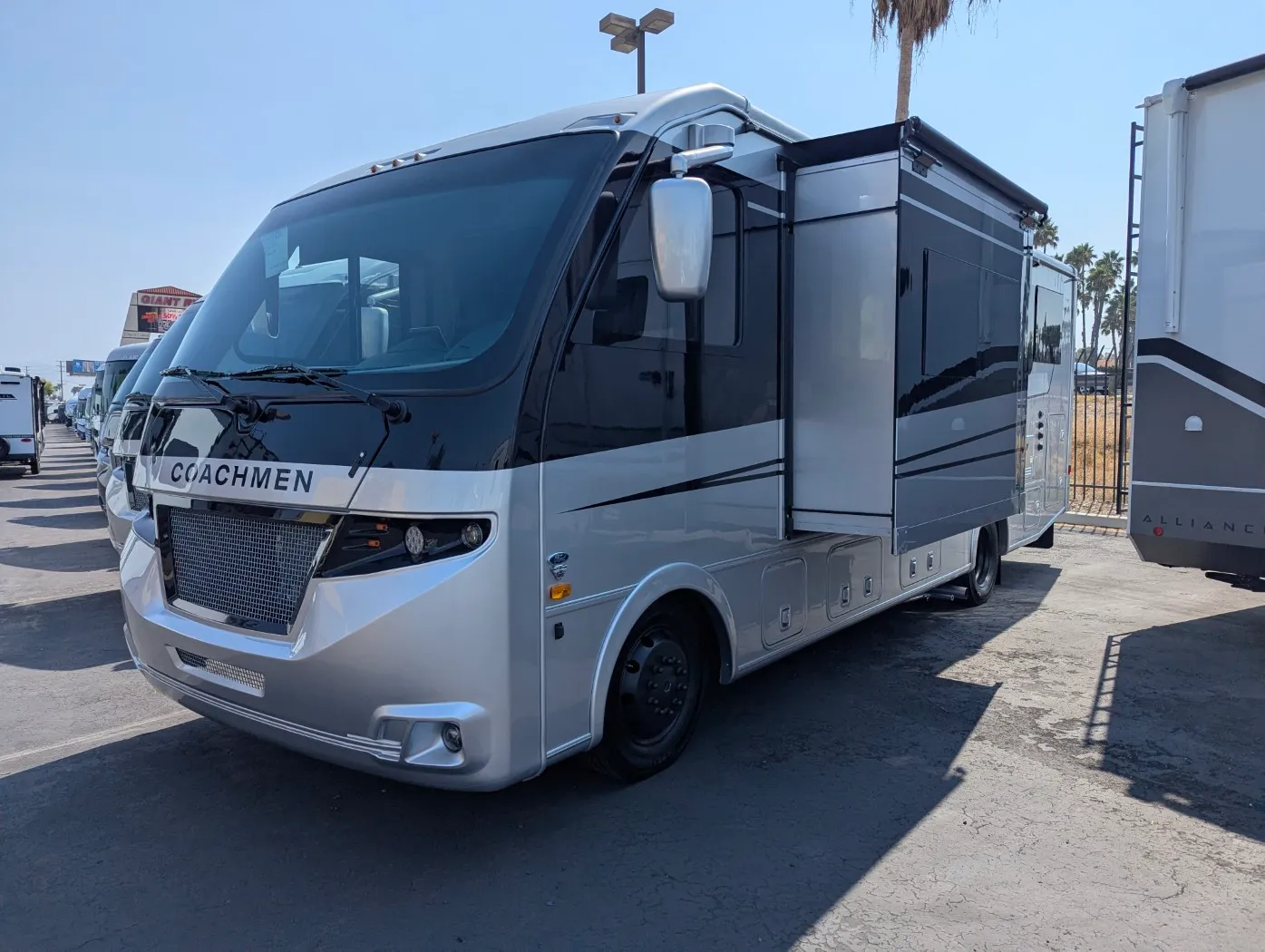 2026 Coachmen Euro 25TB - Photo 4