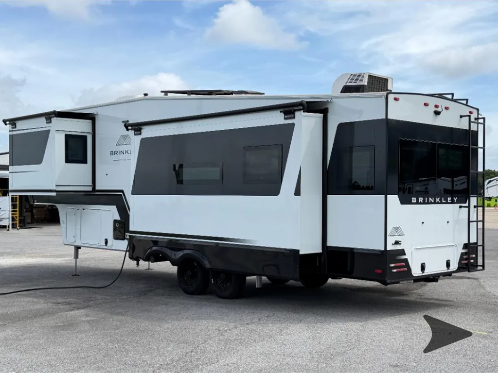 2025 Brinkley Model Z 3100, Photos photo 11