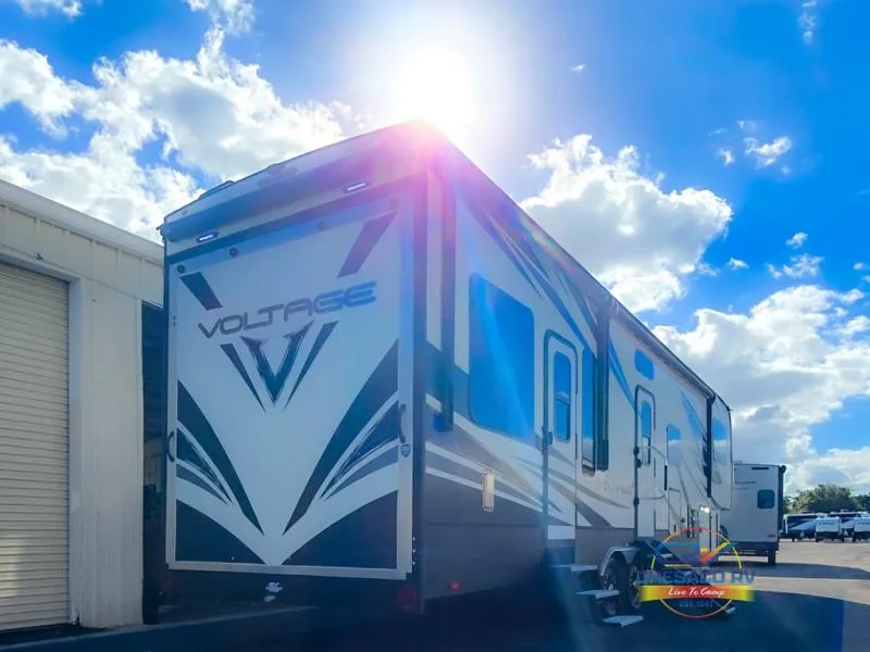 2019 Dutchmen RV Voltage Used    3705 - Photo 3