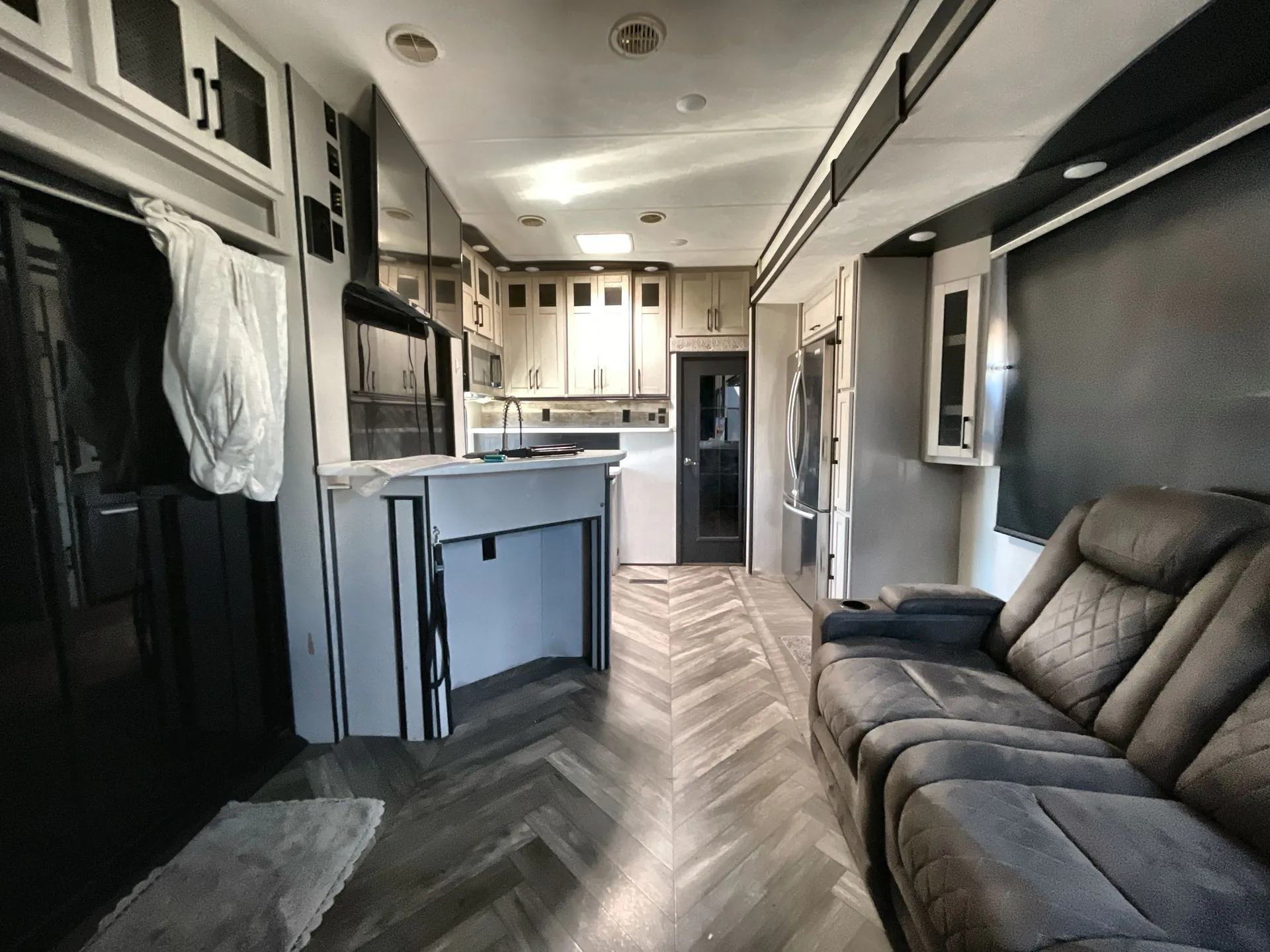 2021 Heartland Cyclone CY 4270 — living area main