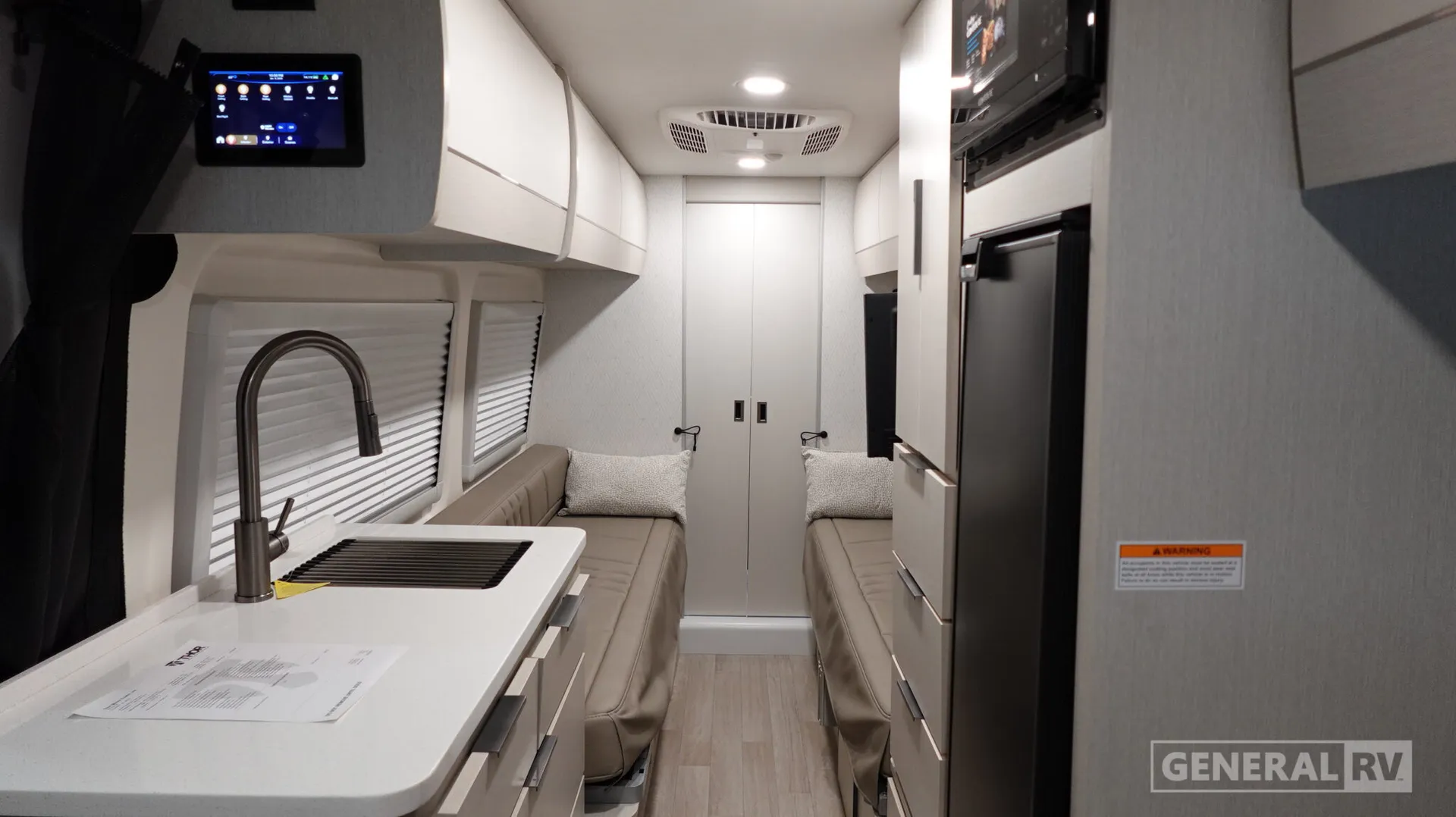 2026 Thor Motor Coach Sanctuary 24C - Photo 3