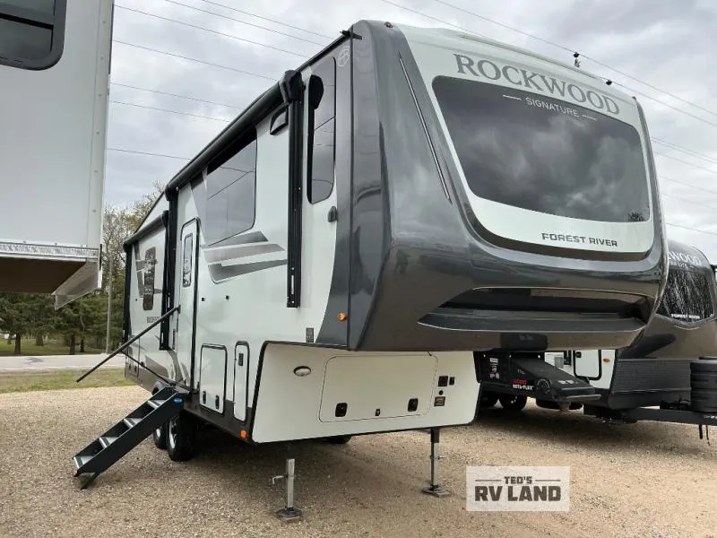 2026 Forest River Rockwood Signature 290SFK - Photo 2