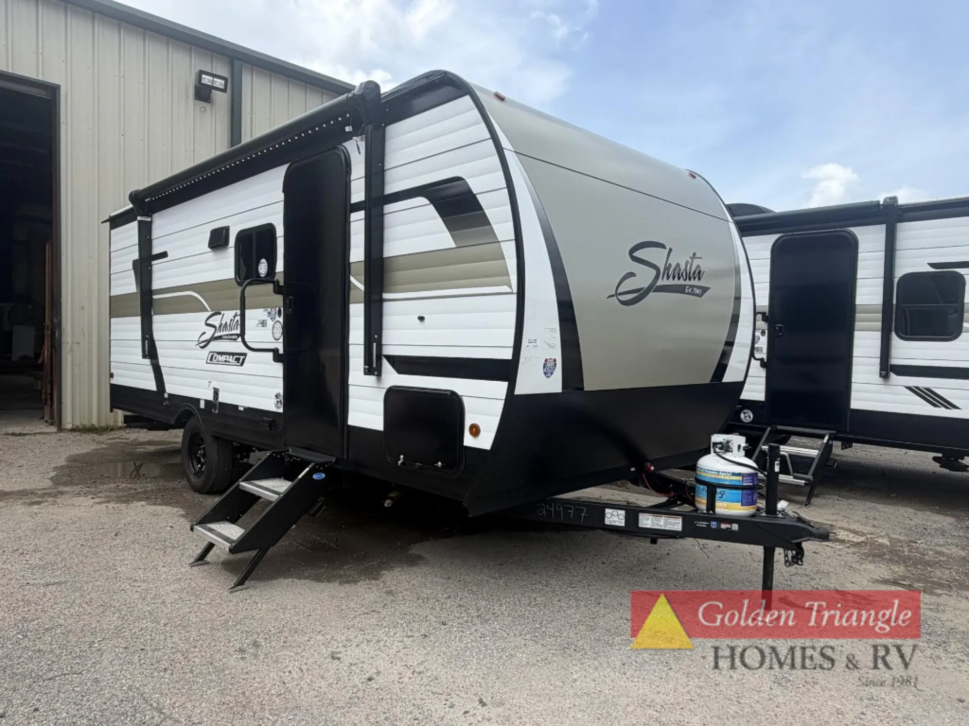 2027 Coachmen Shasta Compact 18DBL - Photo 3