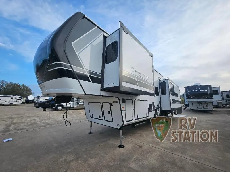 2026 Keystone Montana High Country 325RK - Photo 3