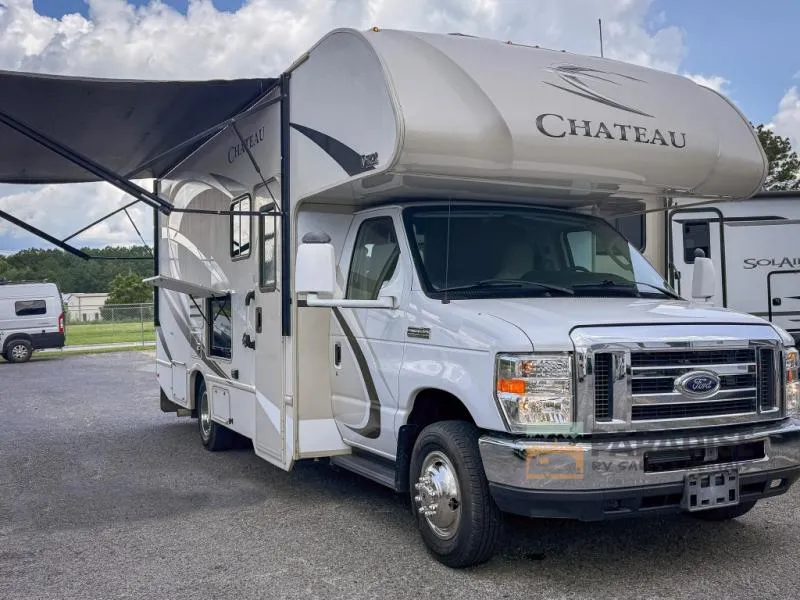 2018 Thor Motor Coach Chateau 24F - Photo 2