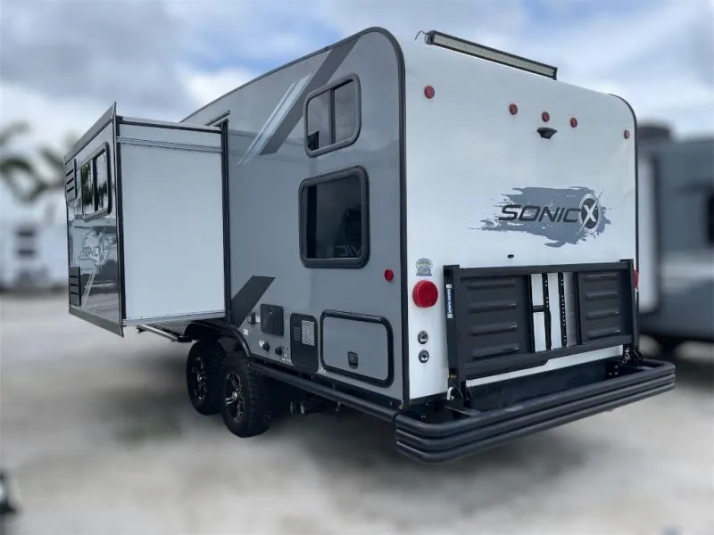 2023 Venture RV Sonic SN211VDB - Photo 3