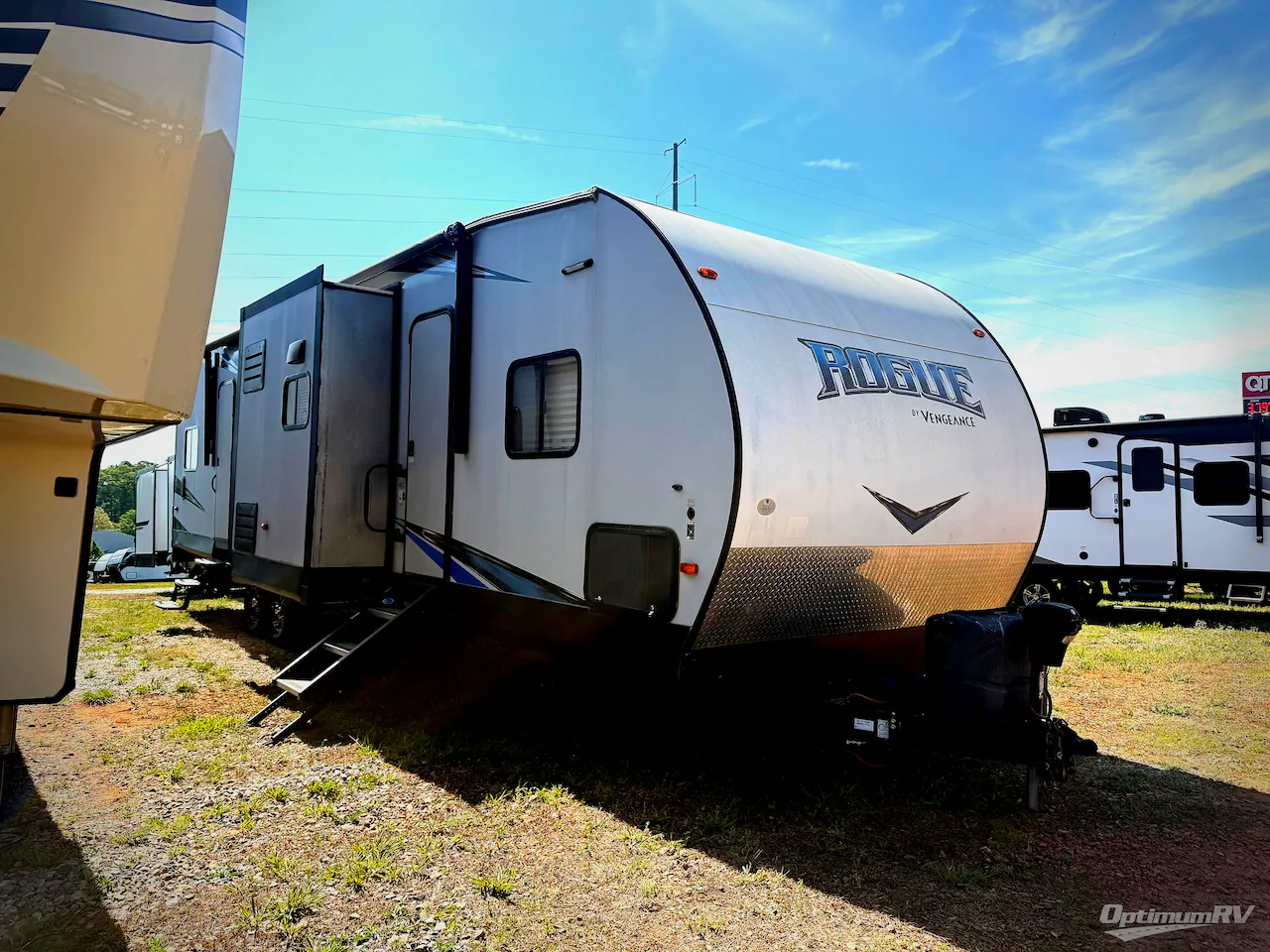2019 Forest River Vengeance Rogue 32V - Photo 2