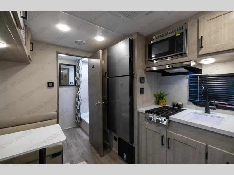 2026 Coachmen Catalina Summit Series 7 154RBX - Photo 4