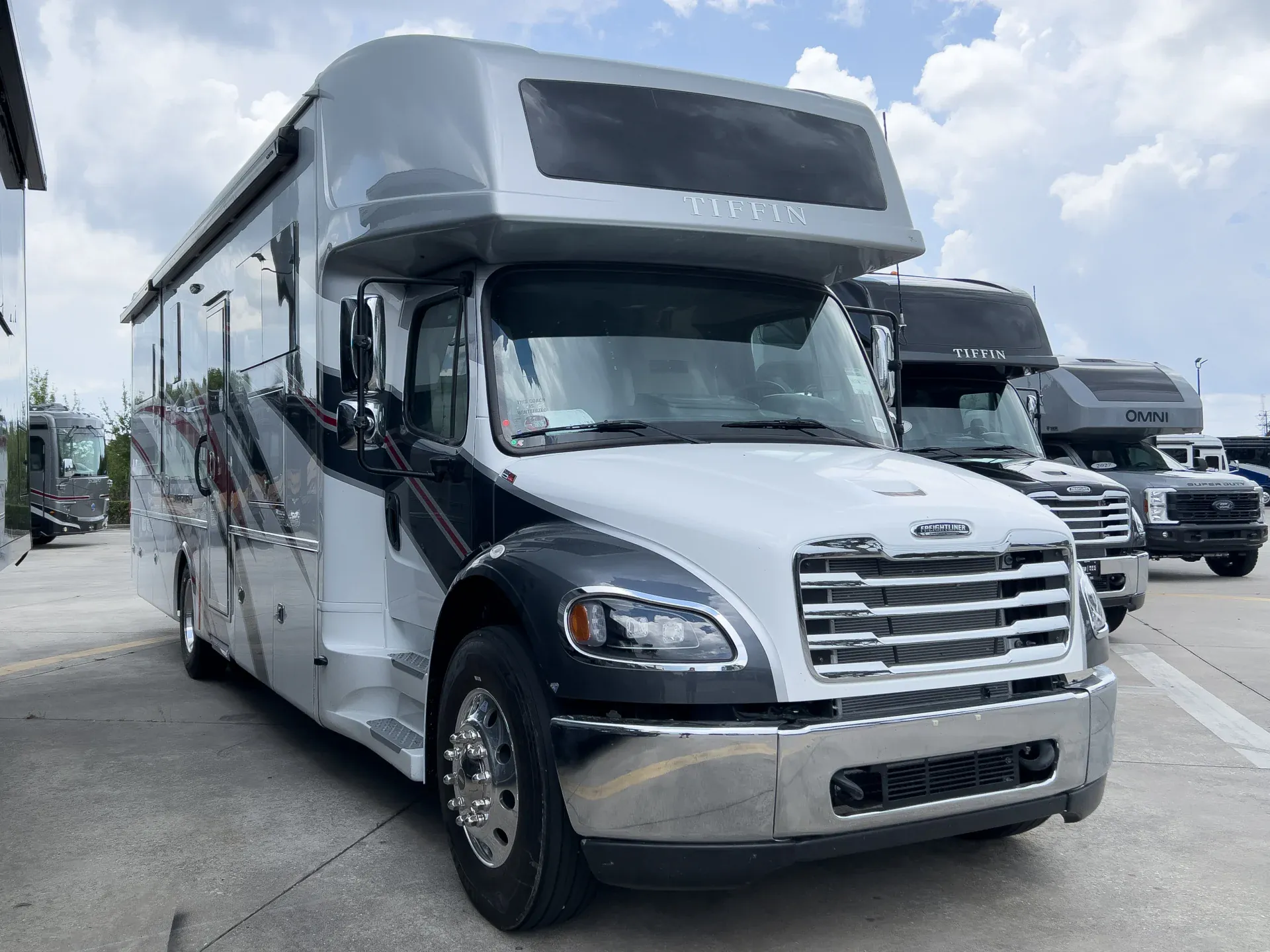 2027 Tiffin Allegro Bay 34 DB dealer photo 1 from La Mesa RV Center
