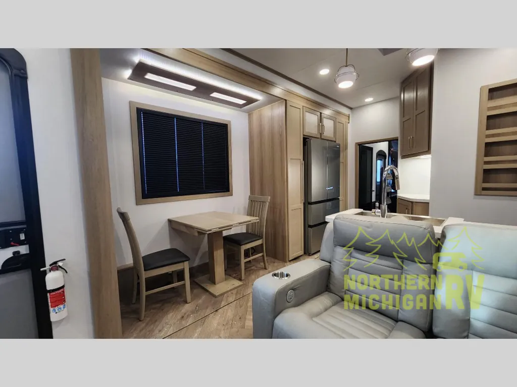 2026 Keystone Raptor 433, Photos photo 5