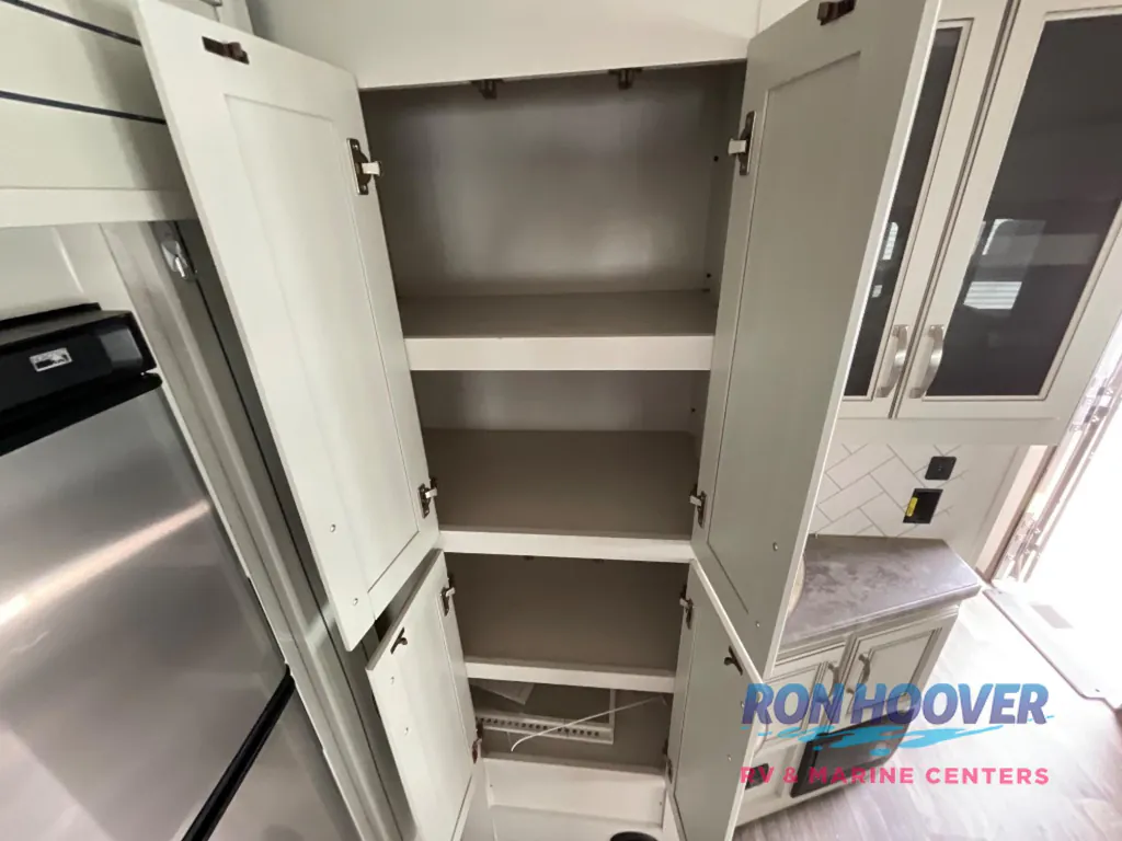 2022 Keystone RV Cougar Half-Ton 33RLI, Photos photo 15