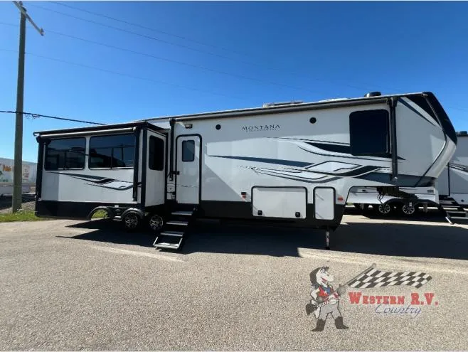 2022 Keystone Montana High Country 331RL - Photo 4