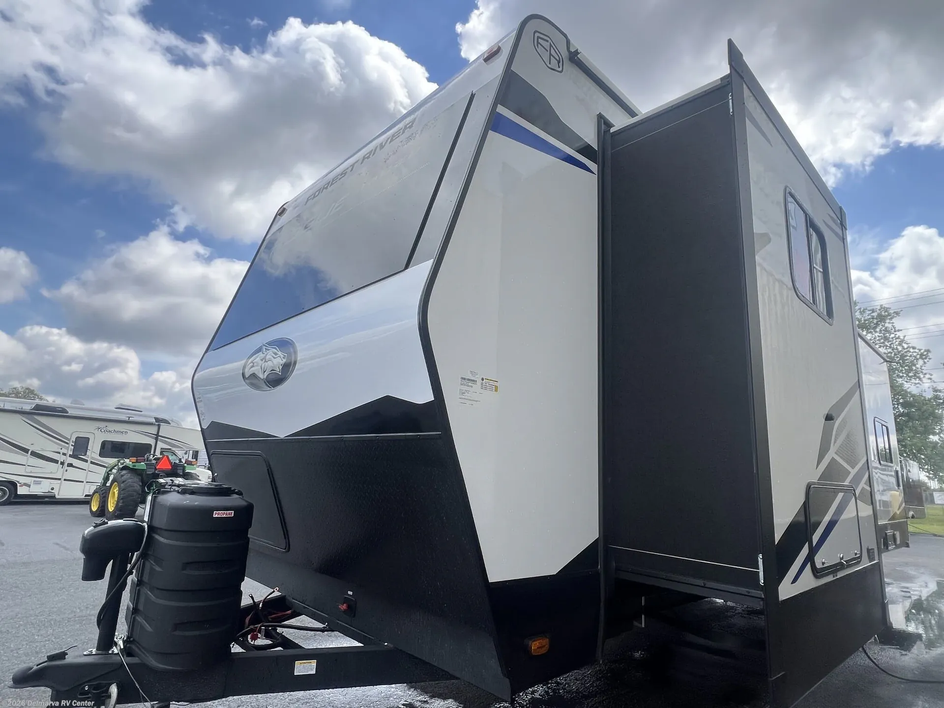 2026 Forest River Vengeance Rogue Armored 25L141 - Photo 3