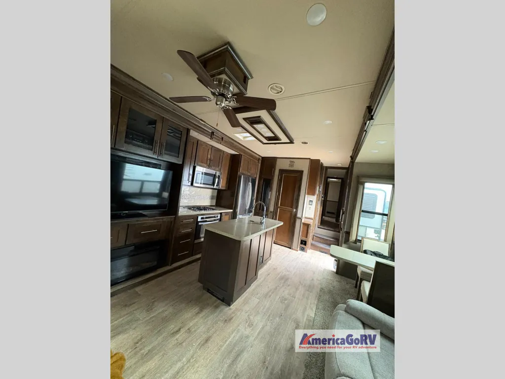 2018 VanLeigh RV Vilano 369FB, Photos photo 10