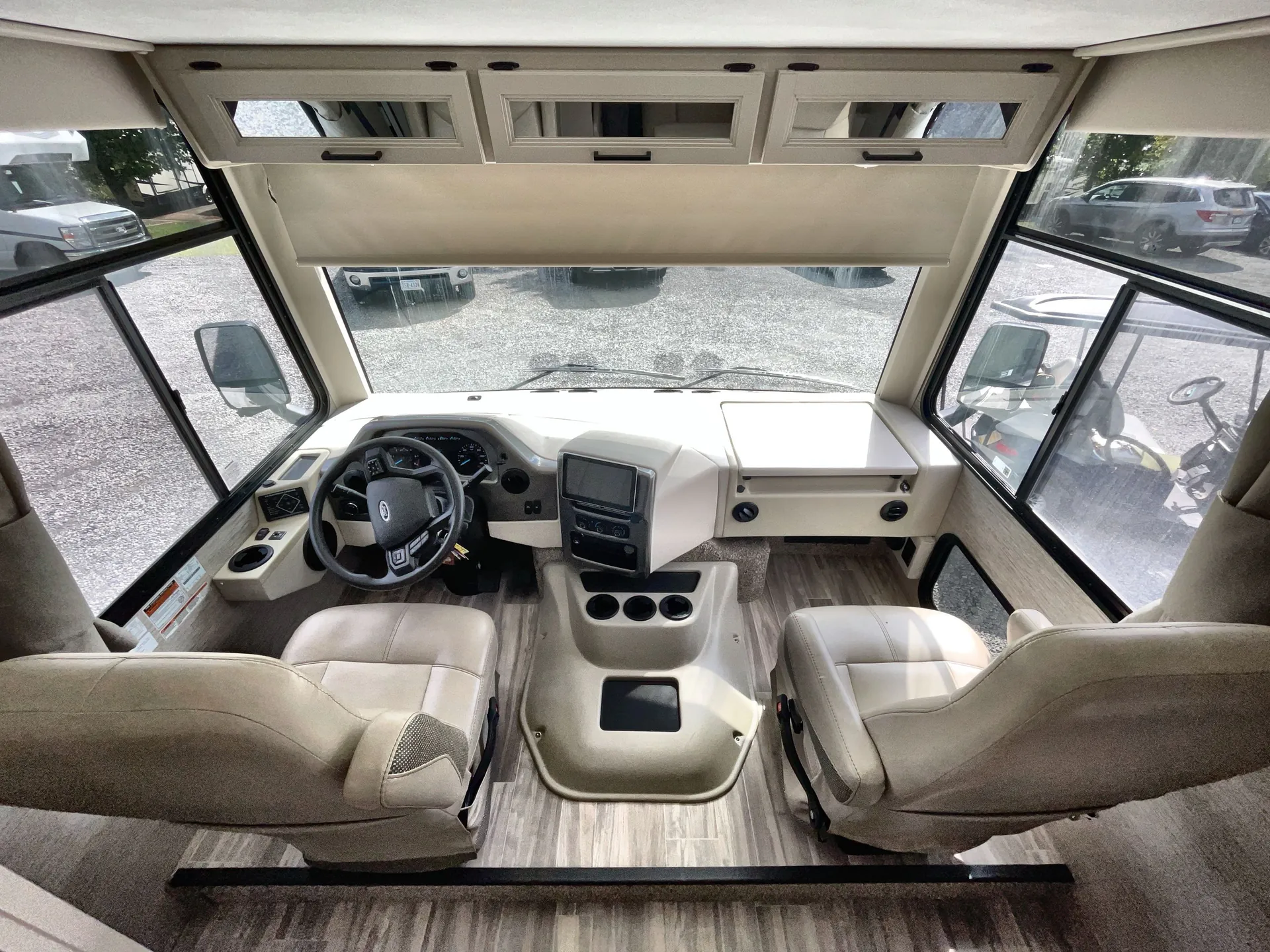 2023 Thor Motor Coach Resonate 29G — living area main