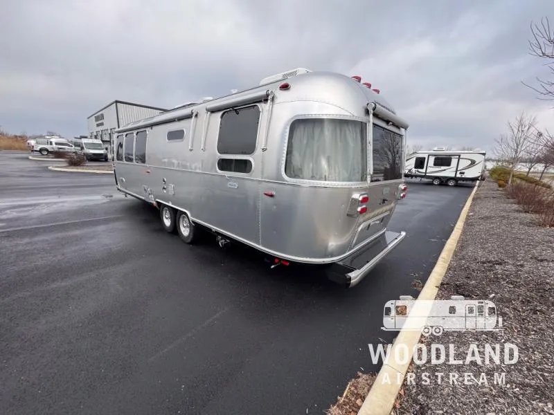 2026 Airstream Globetrotter 30RB - Photo 3