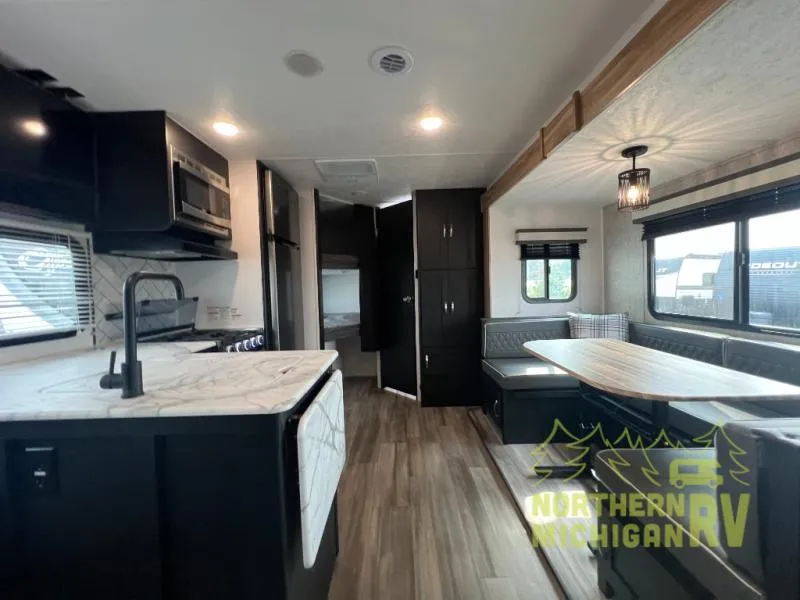2022 Coachmen Freedom Express Ultra Lite 238BHS - Photo 4