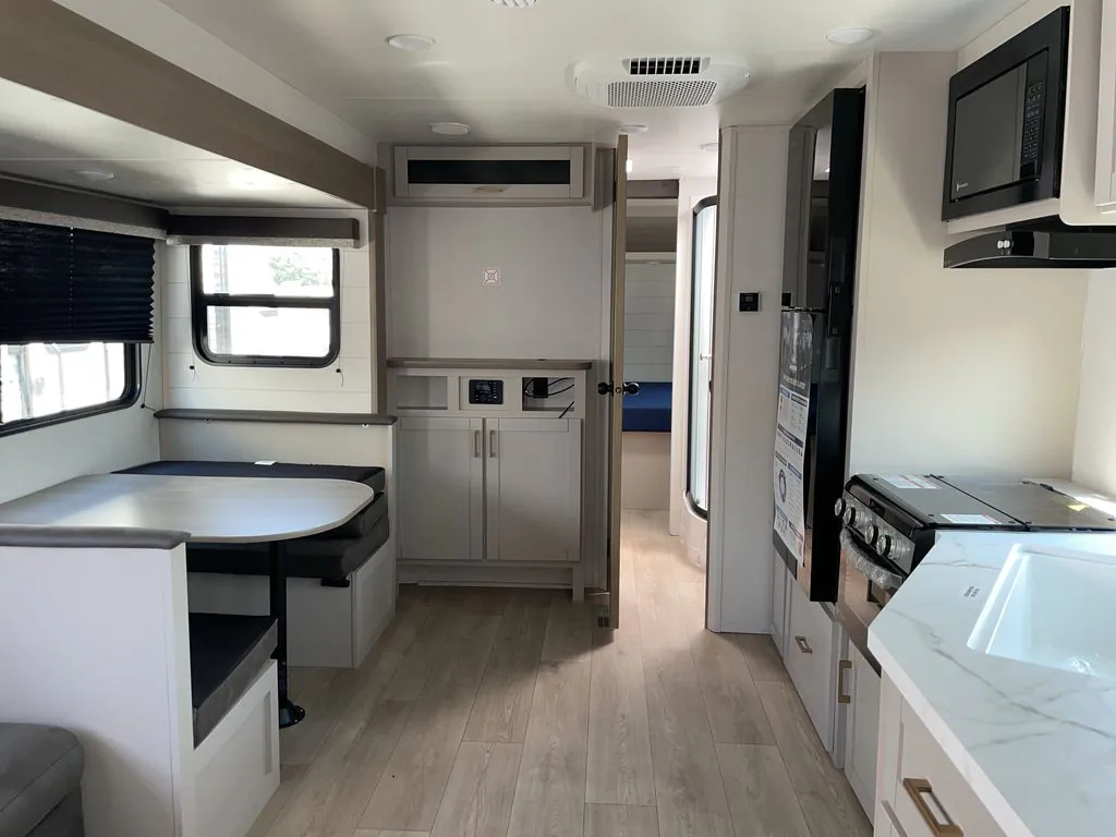 2027 Jayco Jay Flight SLX 262RLSW, Photos photo 3