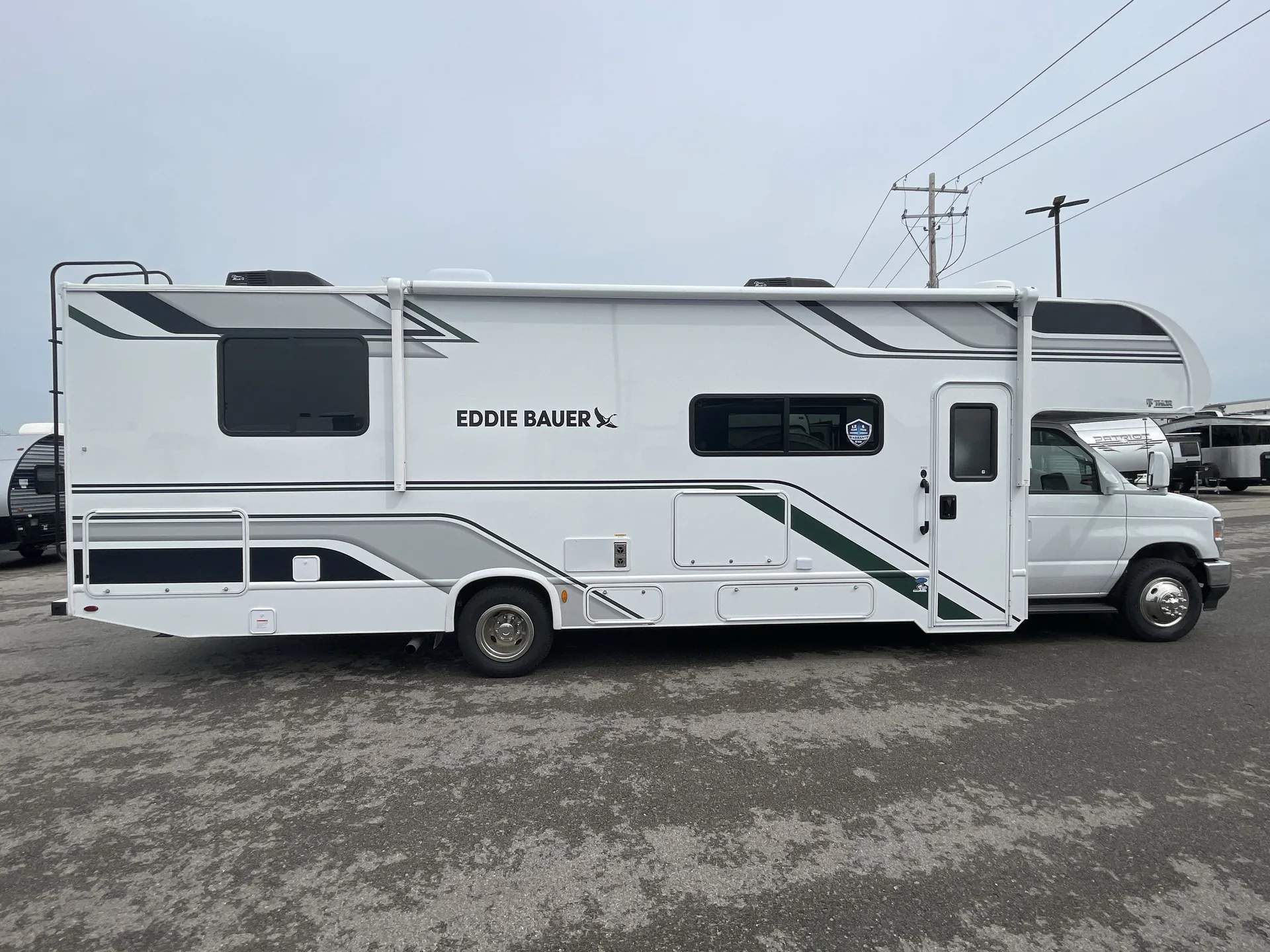 2026 Thor Motor Coach Freedom Eddie Bauer 31ED — campside