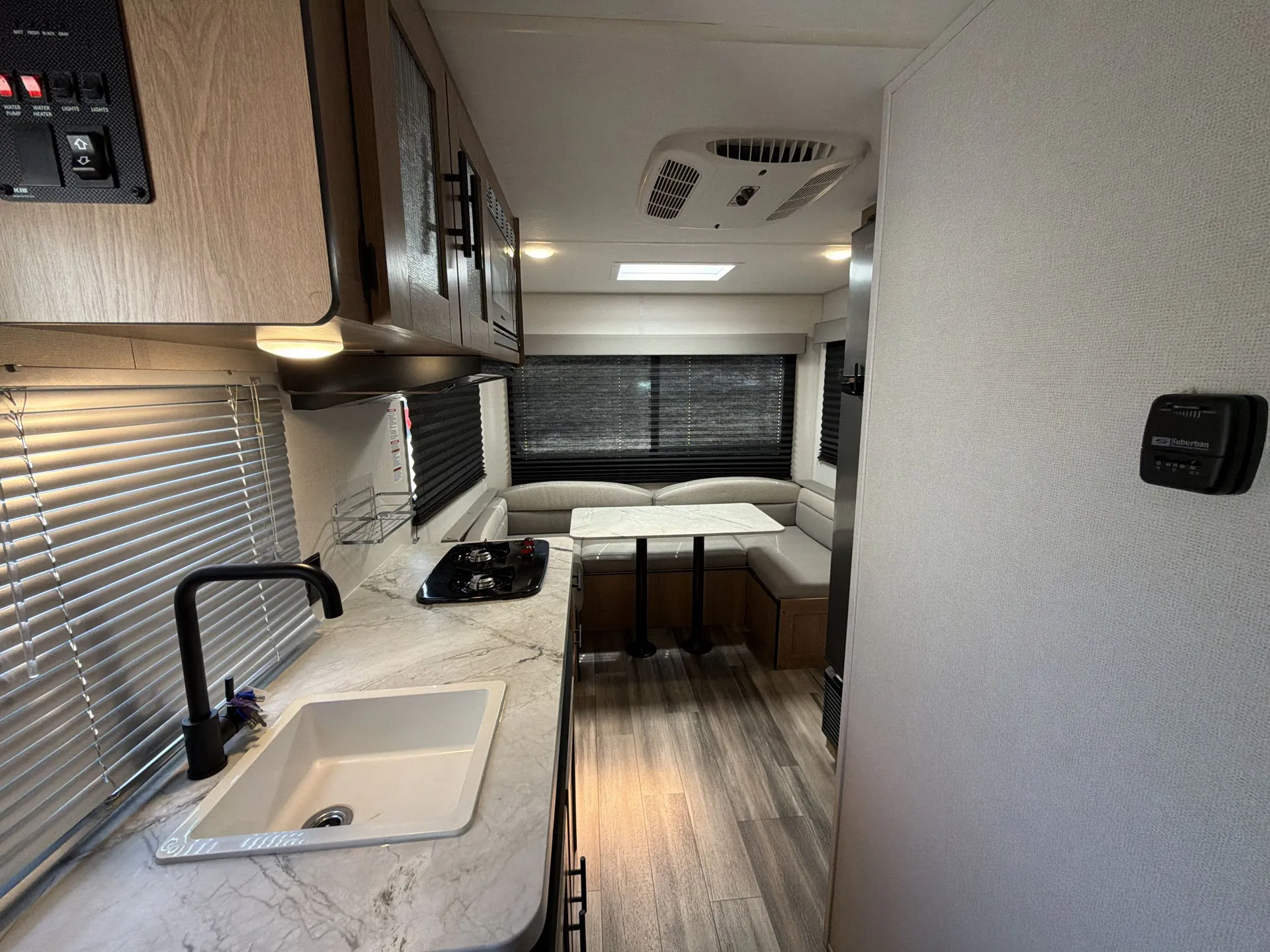 2022 Prime Time Avenger 16RD — living area main