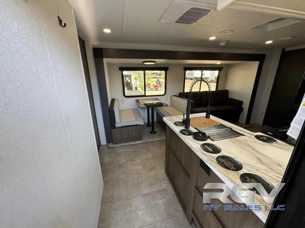 2027 Forest River Tracer 295DB, Photos photo 10