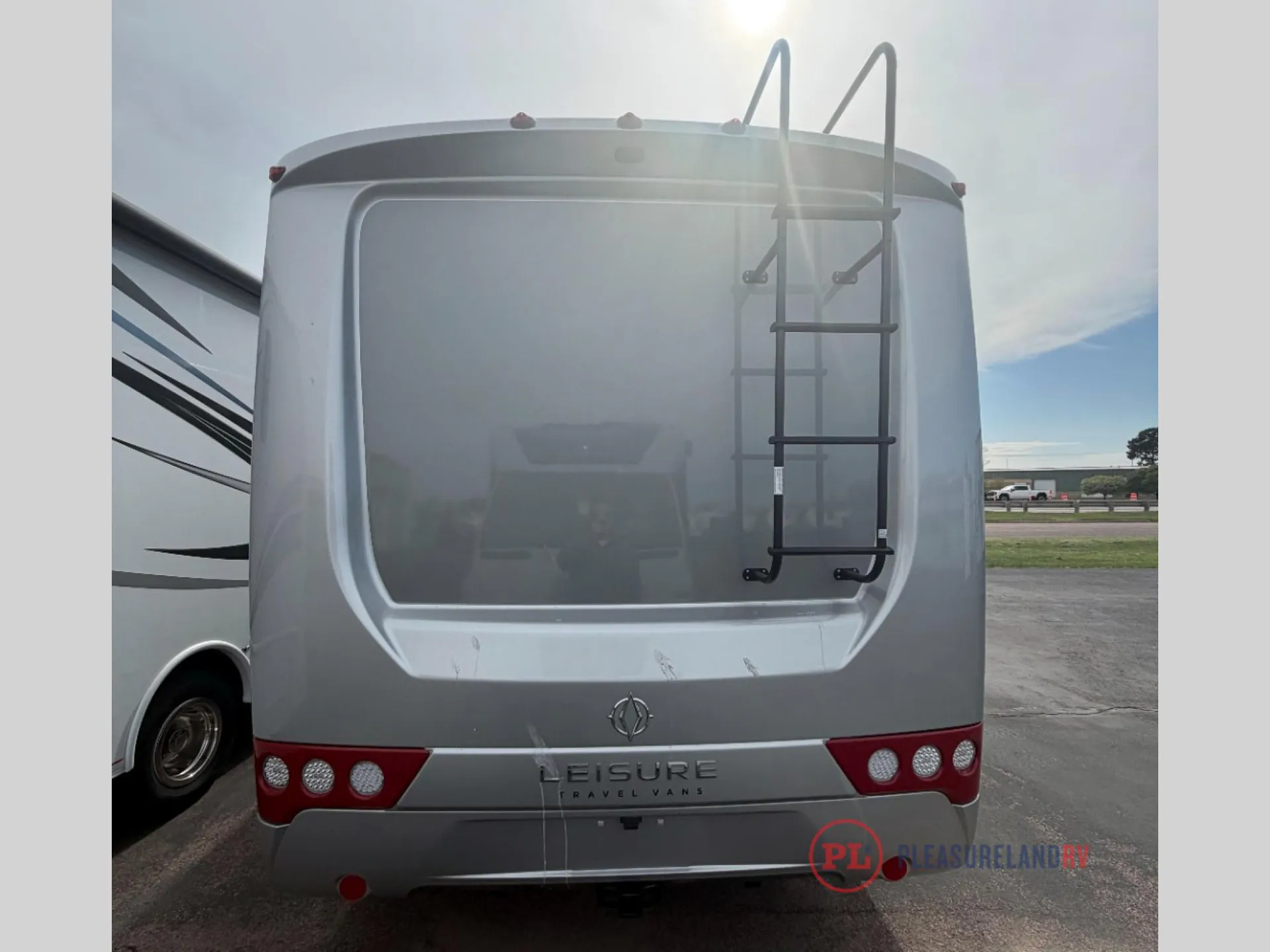 2025 Leisure Travel Wonder W24RL - Photo 4