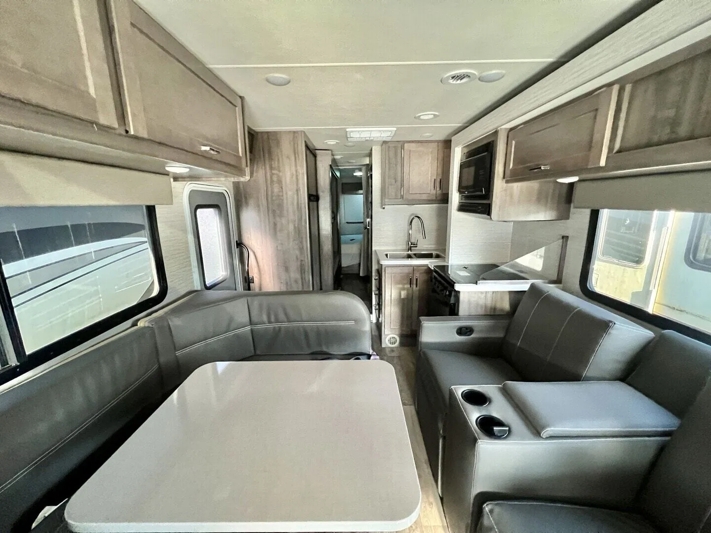 2022 Winnebago Minnie Winnie 31H - Photo 4