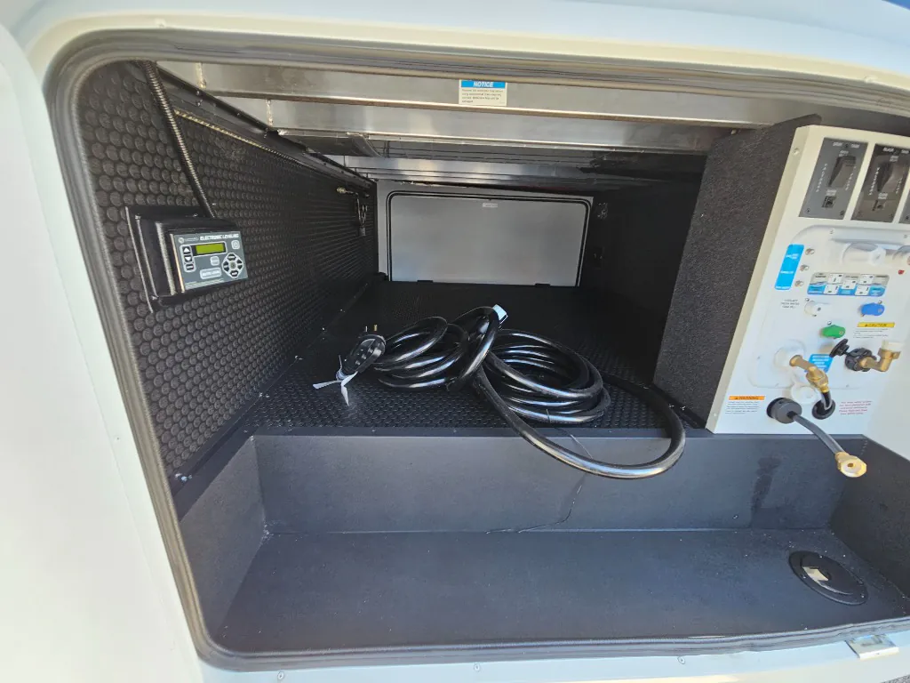 2026 Brinkley Model Z 3515, Exterior photo 25
