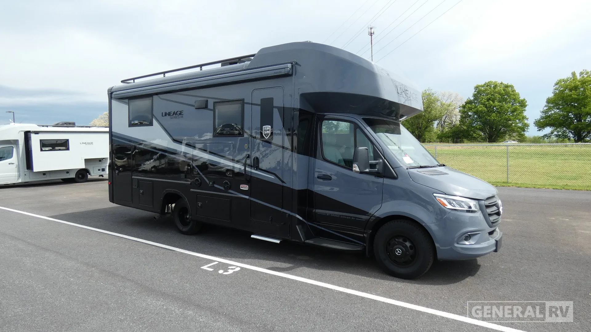2026 Grand Design Lineage Series M 25TK - Photo 2