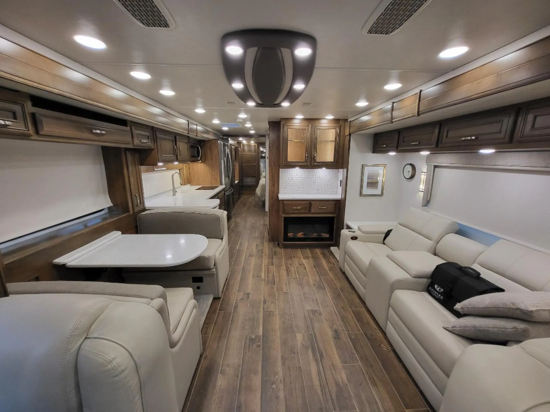 2023 Entegra Coach Reatta XL 37K - Photo 3