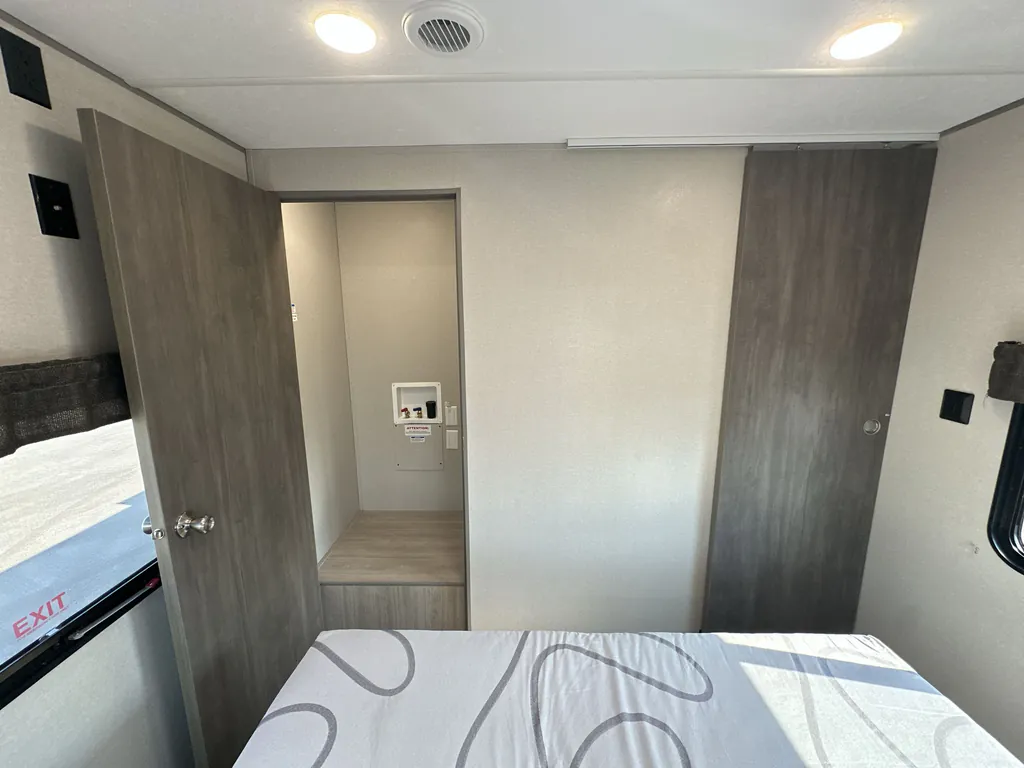 2024 Coachmen Catalina Legacy Edition 283FEDS, Photos photo 22