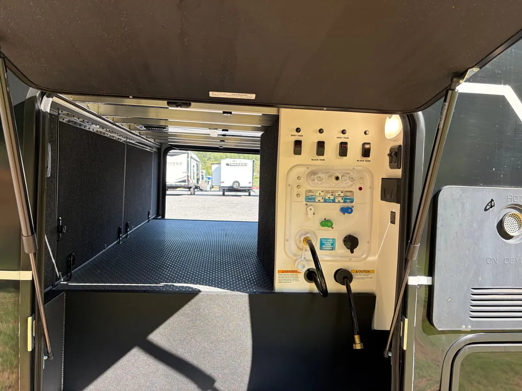 2026 Brinkley Model G 3970, Photos photo 42