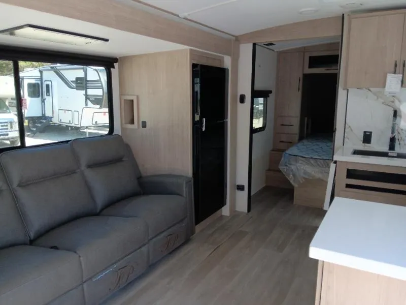 2026 Grand Design Imagine 2300MK - Photo 4