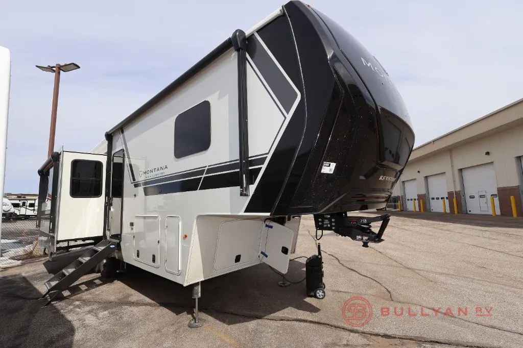 2026 Keystone Montana High Country 290RL - Photo 2