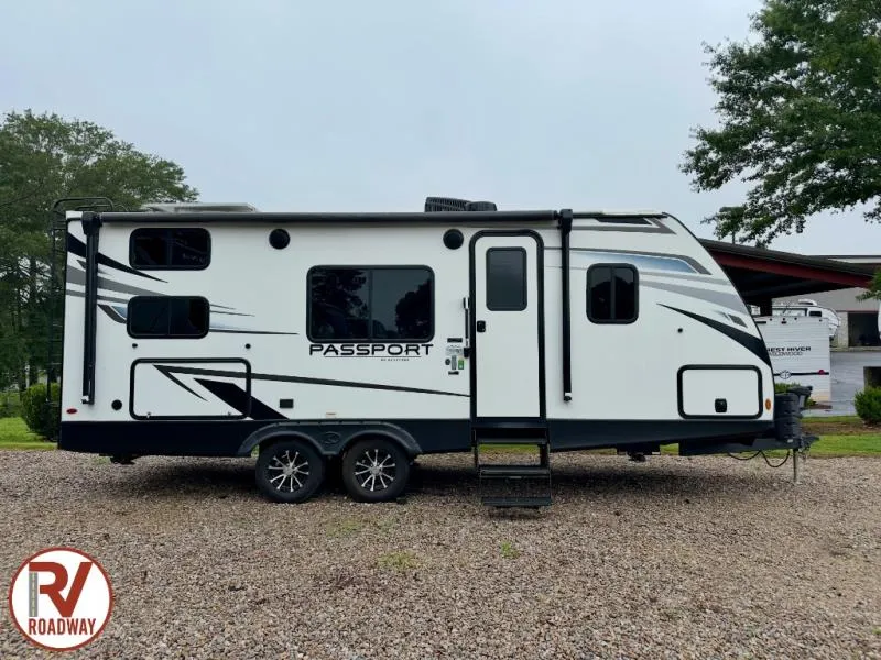2023 Keystone Passport SL 219BH - Photo 4